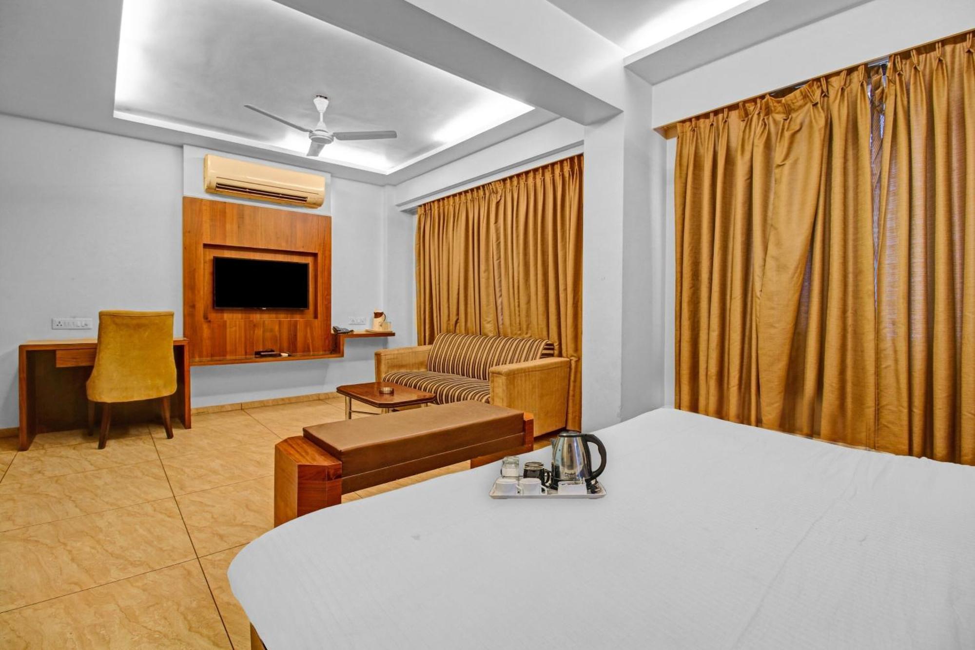 Collection O Surya Hotel Бопал Екстериор снимка