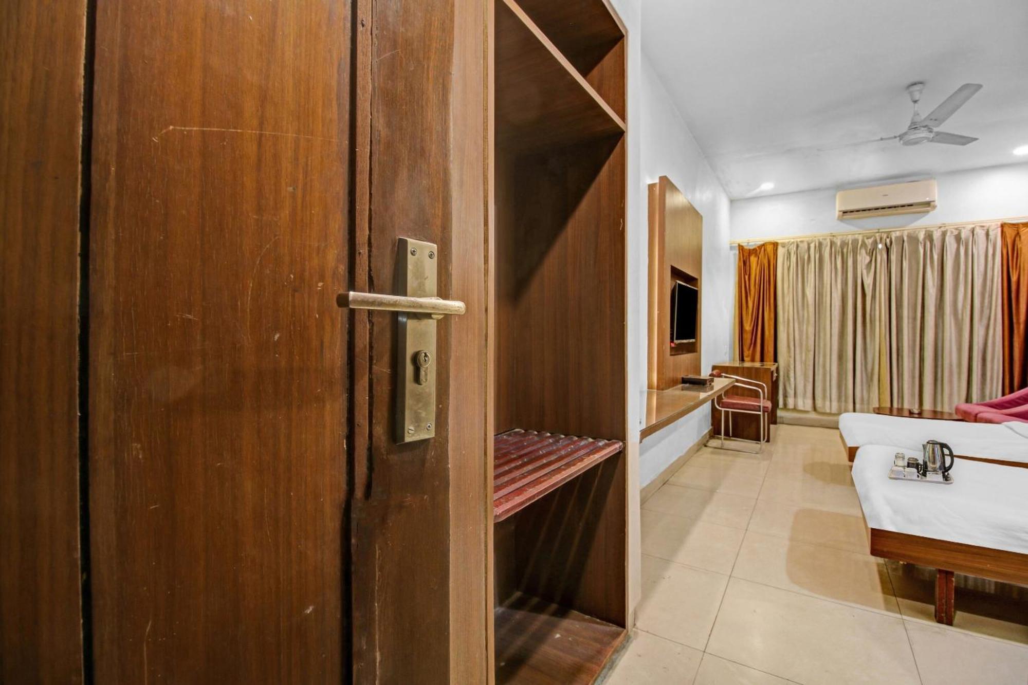 Collection O Surya Hotel Бопал Екстериор снимка