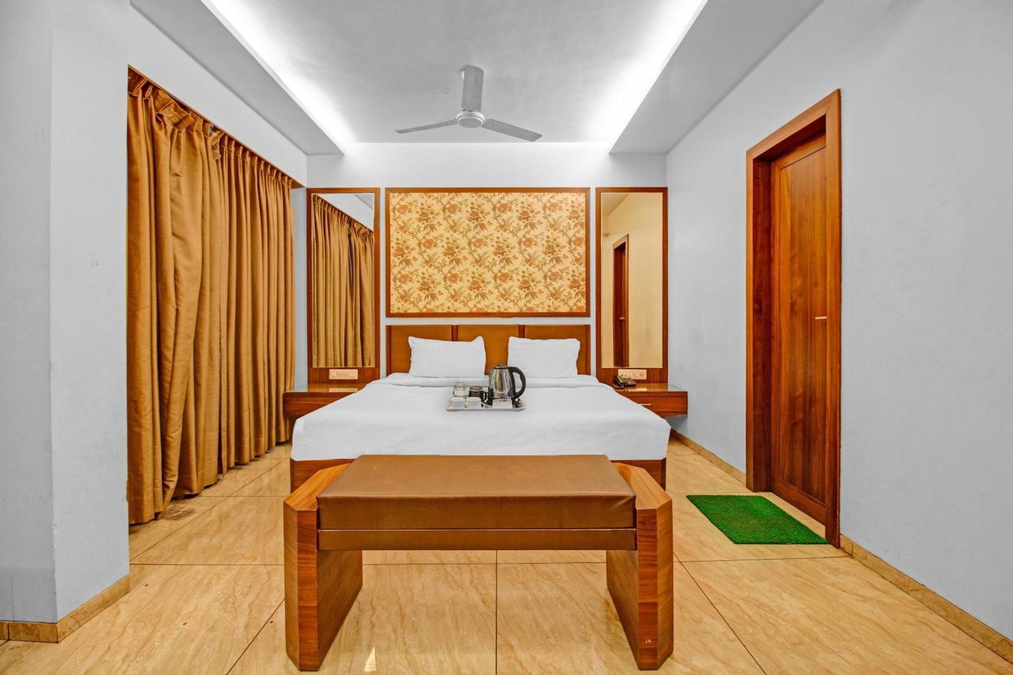 Collection O Surya Hotel Бопал Екстериор снимка