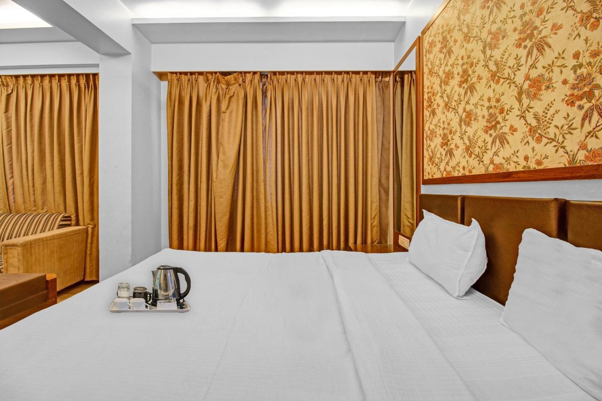Collection O Surya Hotel Бопал Екстериор снимка